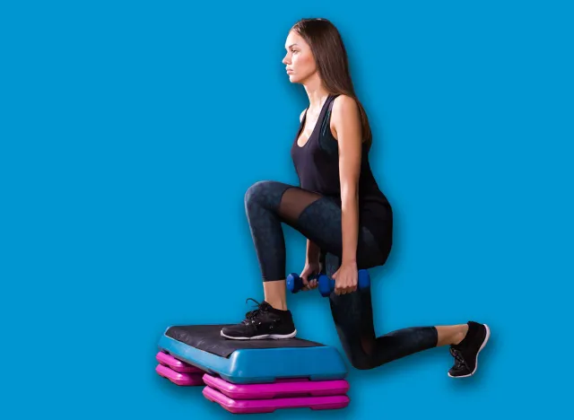 woman-Stair-Lunges-exercise-with-dumbbells